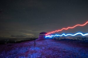 UFO를 믿는 사람들이 더 희망적이다? 영화와 심리학이 밝힌 충격적 연결고리